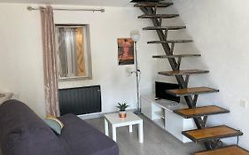 Maison Kyprea: Charmant Appartement /Duplex , Spacieux, Tout Confort Avec Terrasse Exterieure Privee, Parking Privatif , Vue Pittoresque Sur La Citadelle De Corte Et Les Montagnes.